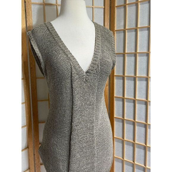 Cyrus Sweaters - Cyrus Med Sleeveless Sweater 